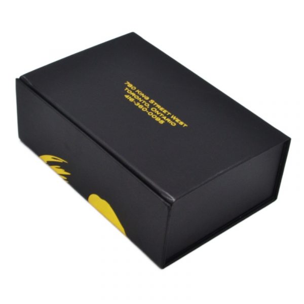 folding gift box with magnetics